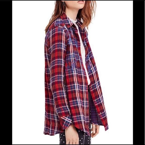FREE PEOPLE MAGICAL EMBROIDERED OVERSIZED PLAID BUTTON DOWN - Picture 4 of 7